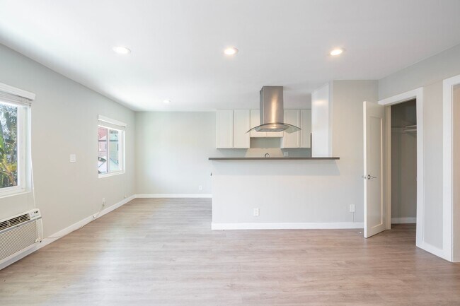 Photo - 5622 La Mirada Ave