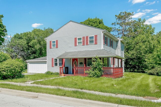 Building Photo - 804 N Van Buren St Rental