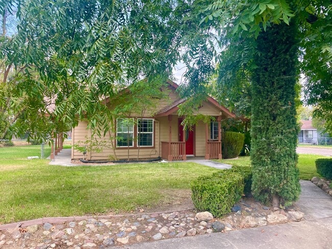 Adorable 1 Bedroom +Den Tree Covered Lot - Adorable 1 Bedroom +Den Tree Covered Lot Casa
