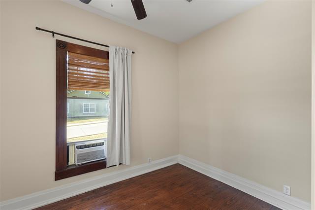 Photo - 408 S College St