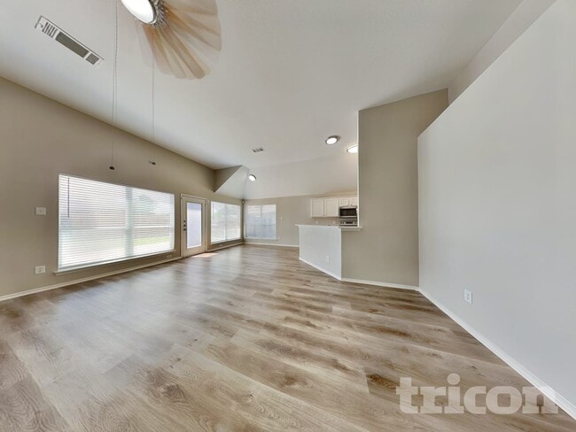 Photo - 132 Tall Meadow St