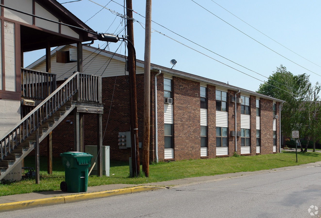 Happy Times Apartments Hurricane, WV