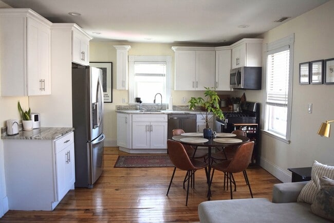 Photo - 2 Griffin Pl Unit 3