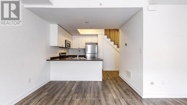 Photo - 1555 Kingston Rd