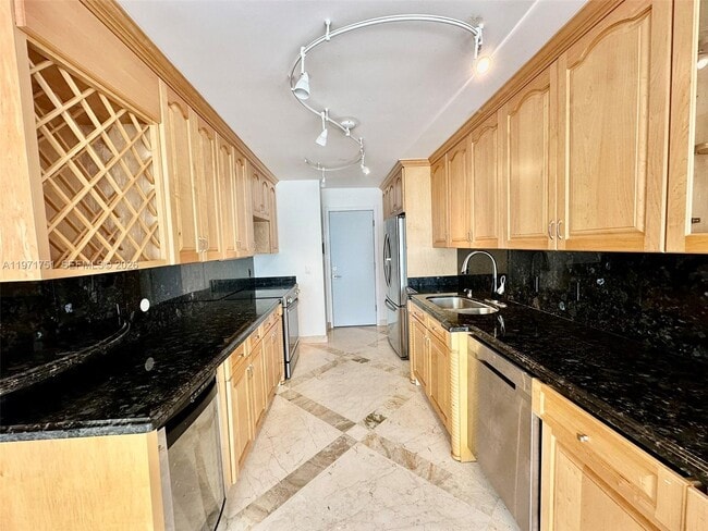 Photo - 1880 S Ocean Dr Unit 402