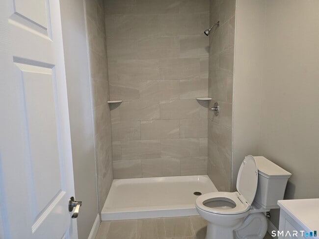 Photo - 775 Main St Unit 3