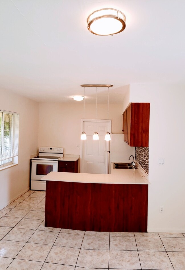 Photo - 800 NE 7th St