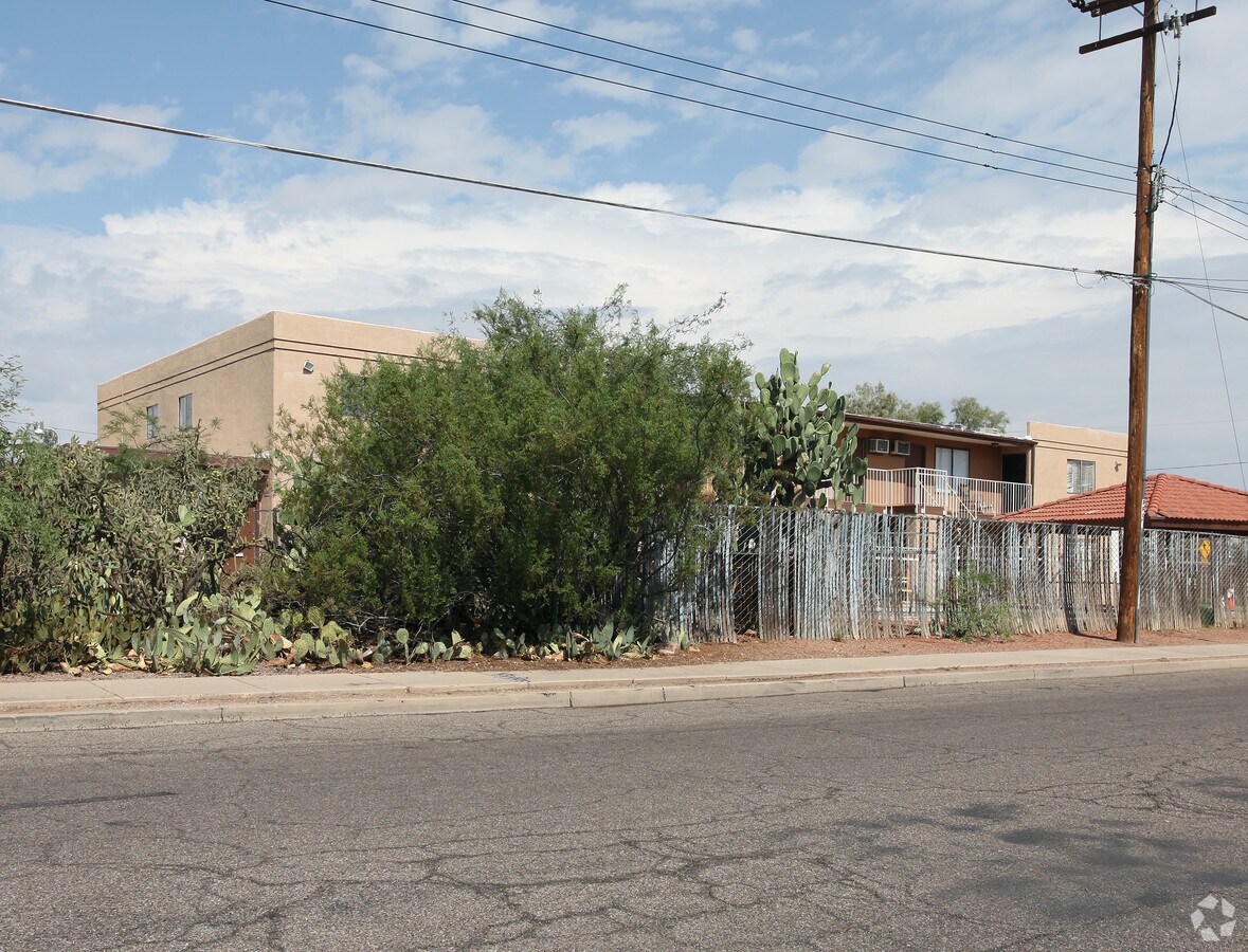 Photo - Fontana Place Apartments