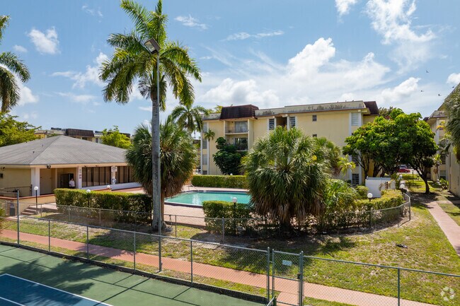 Photo - Capri Gardens Condominiums