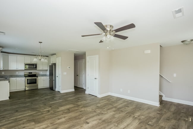 Photo - 104 High Ave SW