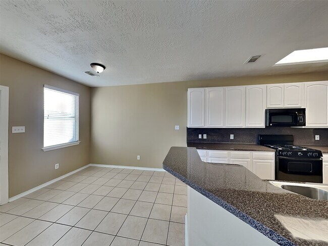 Photo - 13118 Peppergate Ln