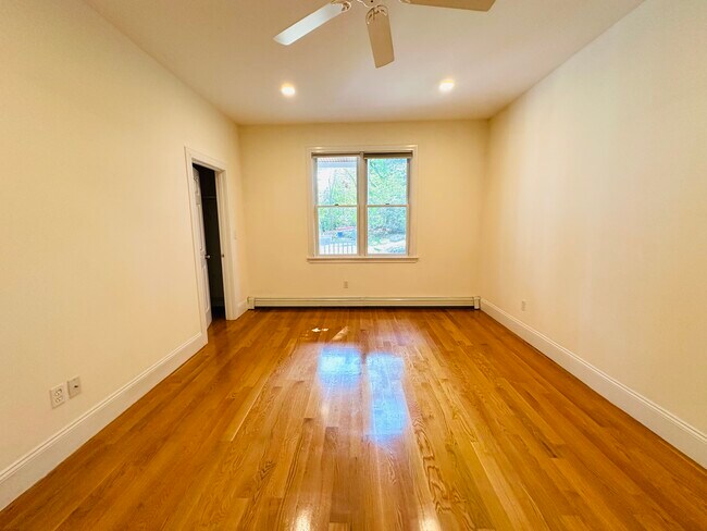 Photo - 10 Selkirk Rd Unit 2