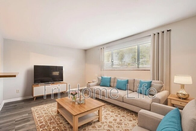 Photo - 4725 S Acoma St
