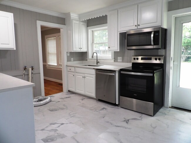 Photo - 106 Rowe Ave NW