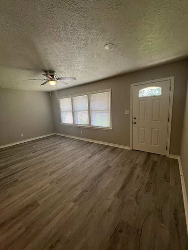 Photo - 4510 Clermont Ave