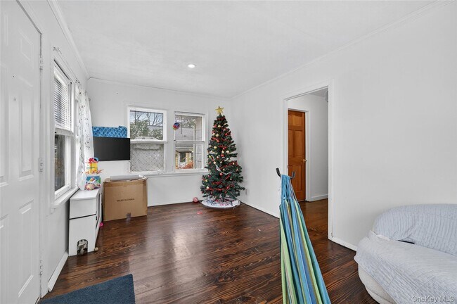 Photo - 36 Swezey Pl