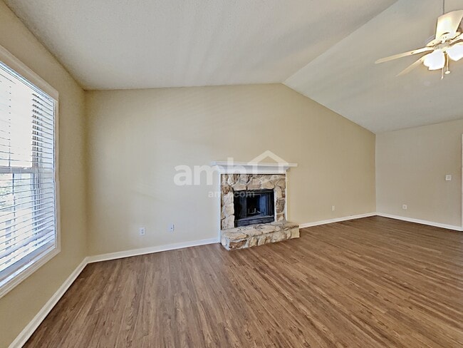 Photo - 32 Alston Ln SW