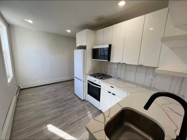 Unit 3 - 28 Dales Ave Apartments Unit 3