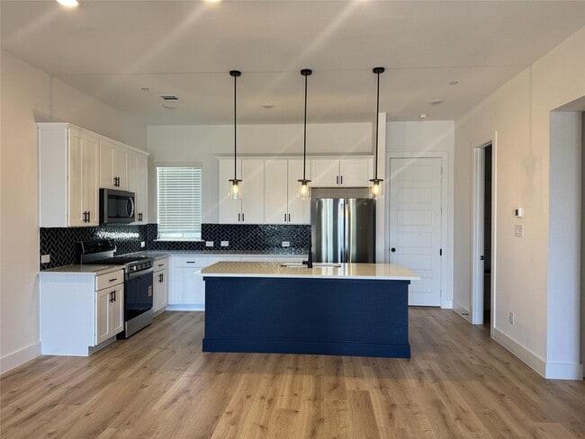 Photo - 4401 Cave Spgs St