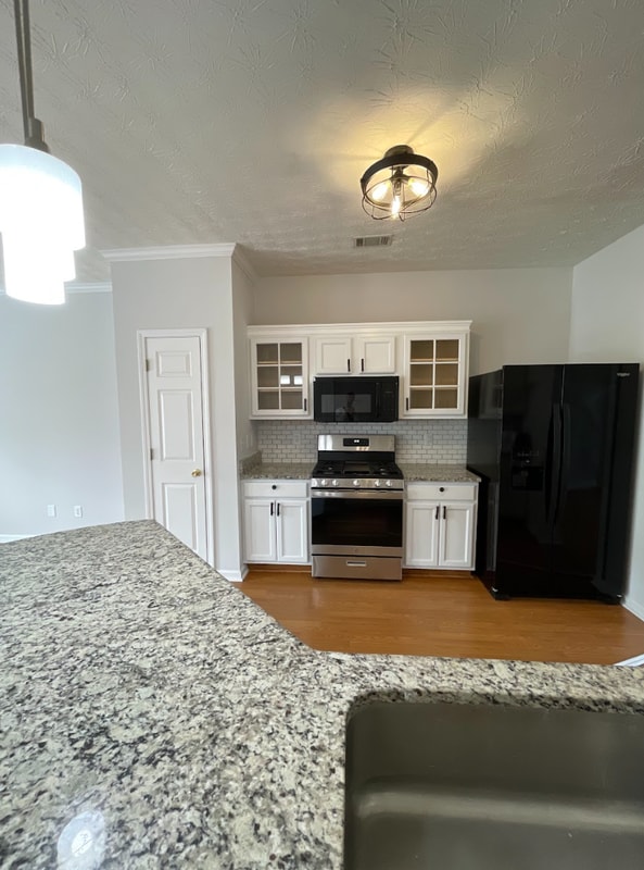 Photo - 660 Kenridge Way