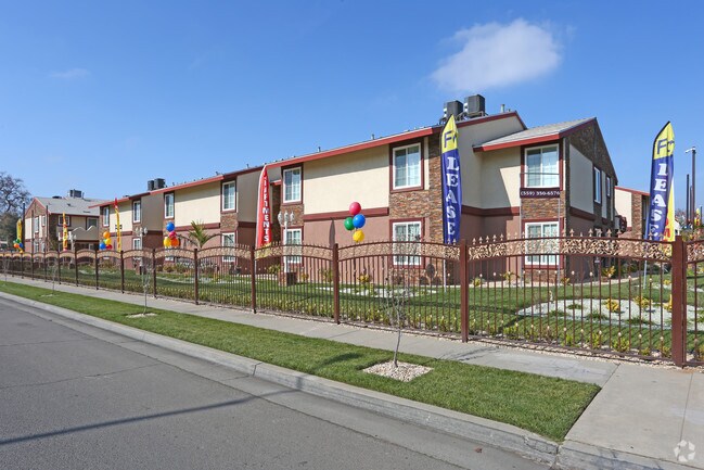 Photo - Huntington Palace Luxury Apartments