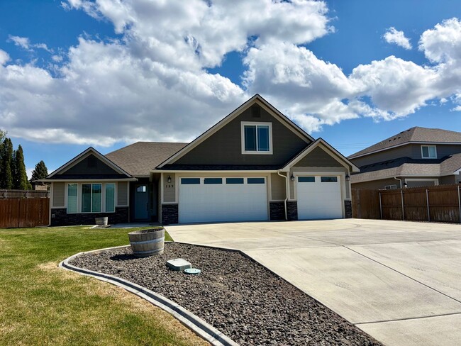 Photo - Gorgeous Craftsman Home- 5 bed, 3 Full Bath- Includes Landscaping!