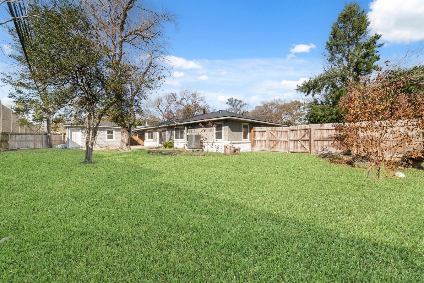 Photo - 4415 Merwin St