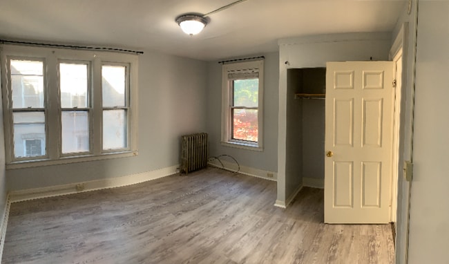 Photo - 135 Ontario St