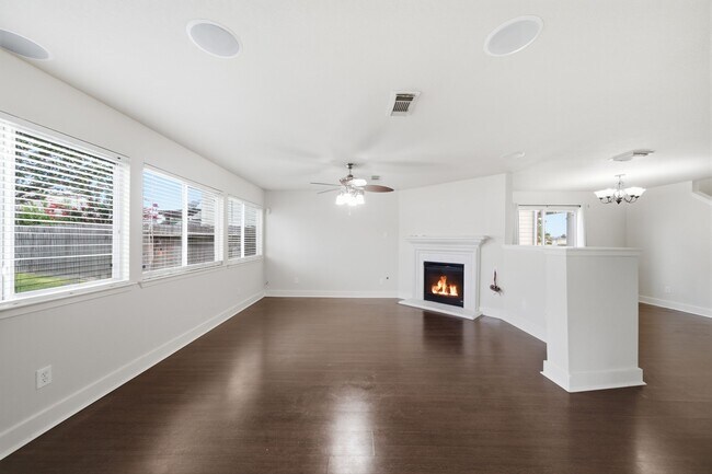 Photo - 6146 Settlers Lake Cir W