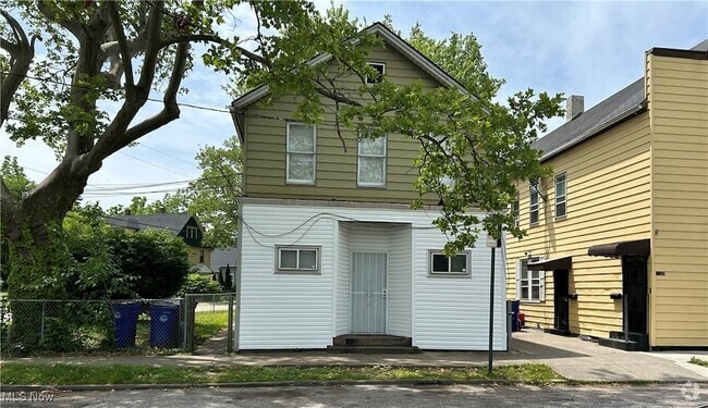 Building Photo - 1130 E 68th St Unit 4 Rental
