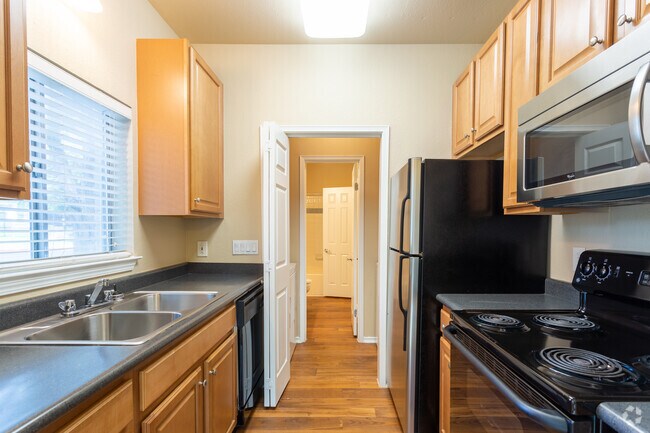 1BR, 1BA - 640SF - Madison at the Arboretum