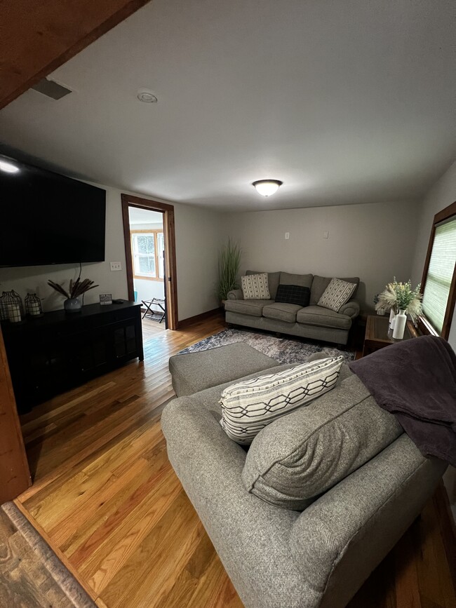 Photo - 8655 Coopertown Rd