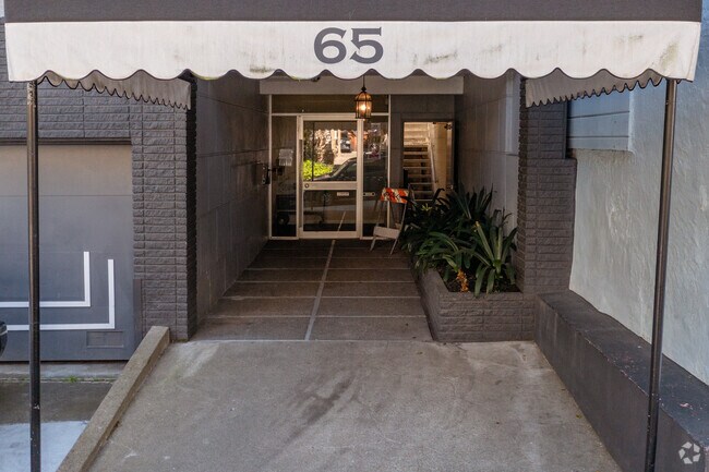 Entrada - 65 Liberty