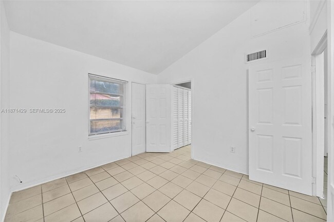 Photo - 840 SW 7th St Unit 844