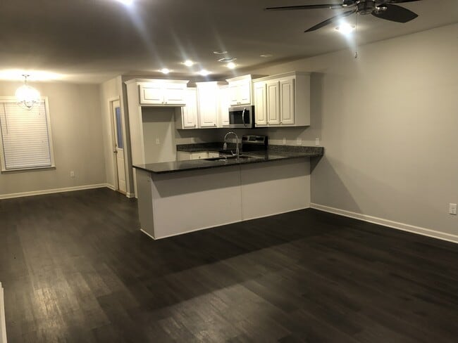 3372 Garden Club Dr