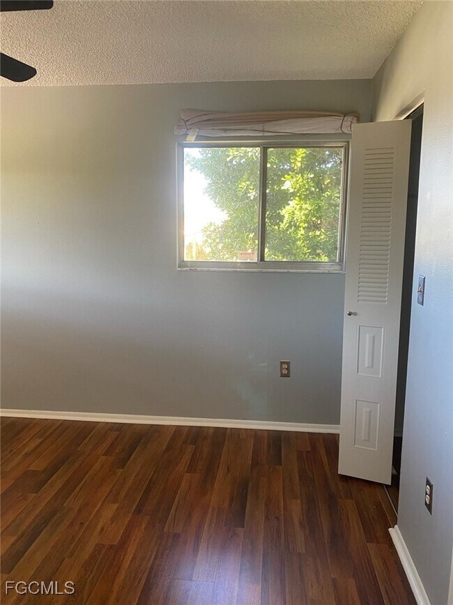 Photo - 5713 Foxlake Dr Unit 5