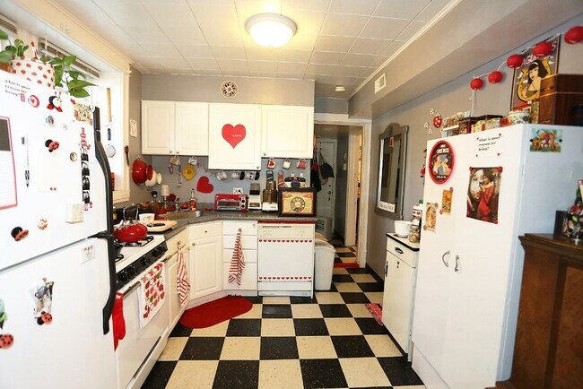 Photo - 2647 N Sacramento Ave Unit GDN