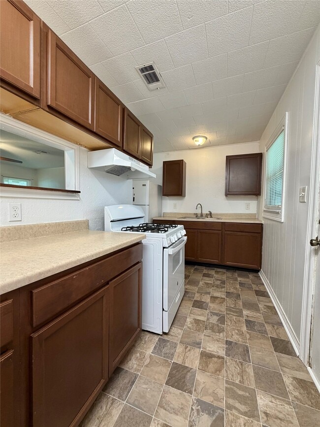 Photo - 234 Jasmine St