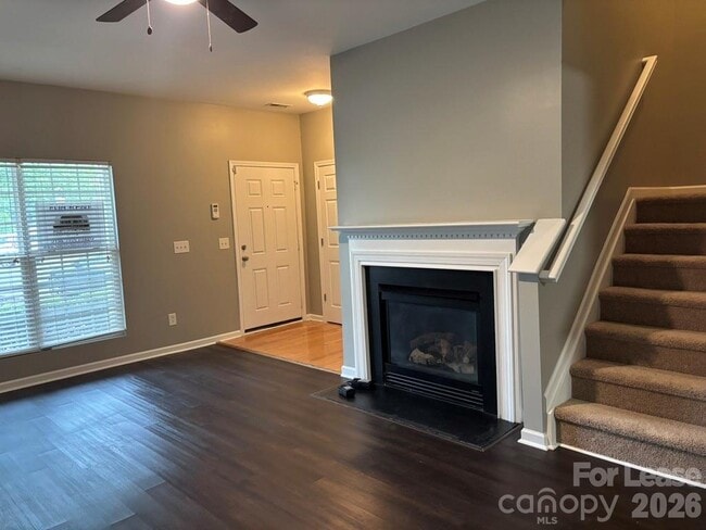 Photo - 18 Sharpstone Ln