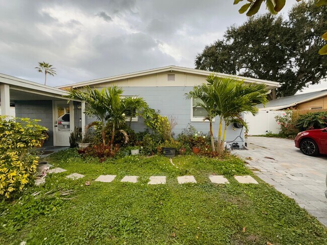 Photo - 2615 N Beaumont Ave