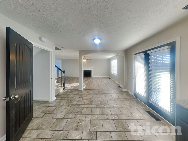 Photo - 1304 Golden Eagle Way