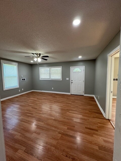 Photo - 204 Brisco St