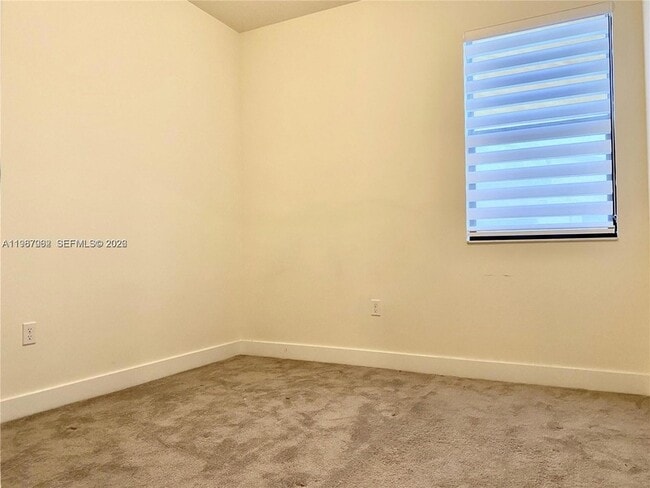 Photo - 10401 NW 82nd St Unidad 6