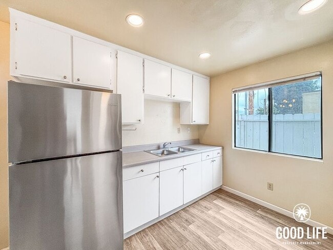 Photo - 4379 McClintock St Unit Apt B