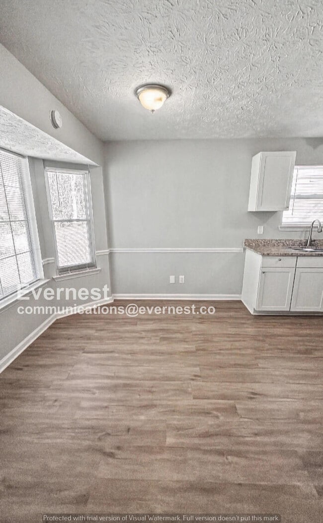 Photo - 3 Bed/2 Bath Home with Attached Garage / Pet-Friendly / Available Now!