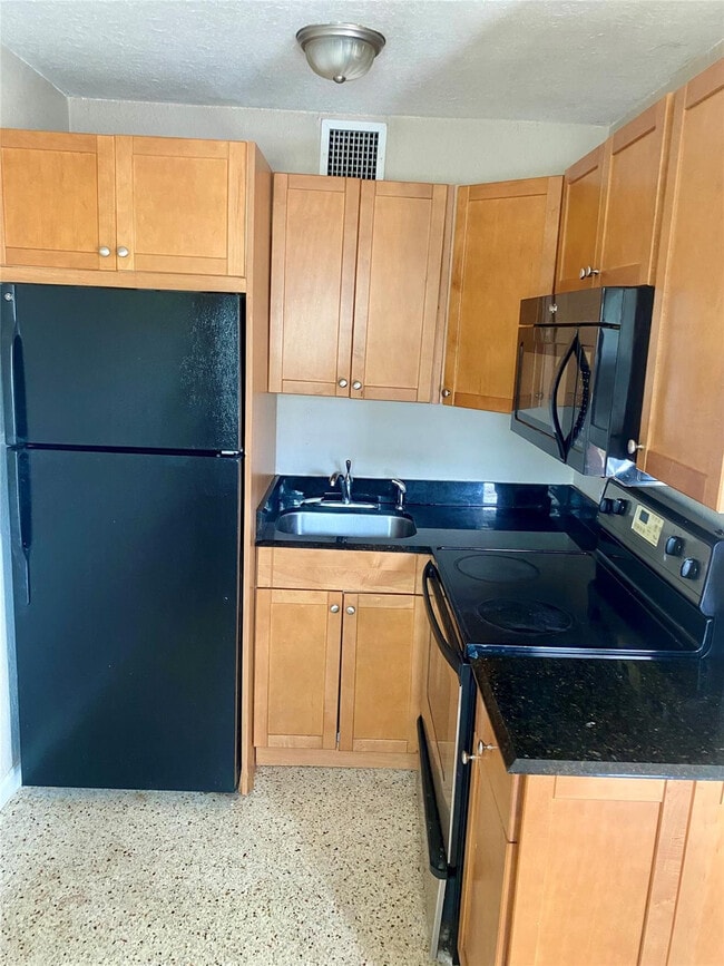 Photo - 1201 N E St Unit 2