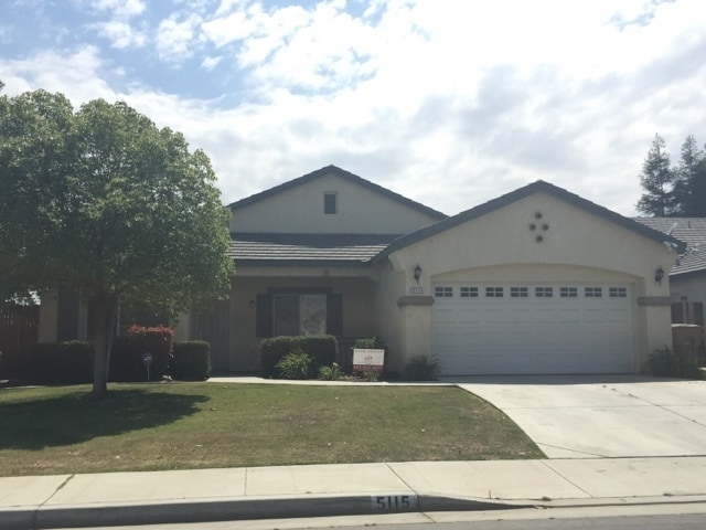 Building Photo - SW Bakersfield 3 Bedroom 2 Bath + office Rental