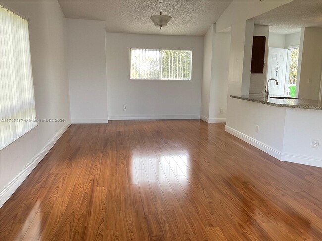 Photo - 3473 NW 44th St Unidad 206 Rental