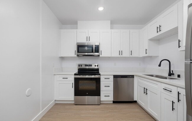 Photo - 1635 North Martel Avenue