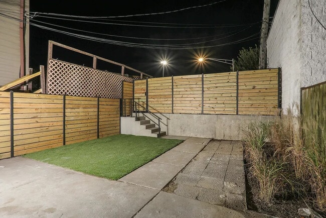 Photo - 723 N Willard Ct